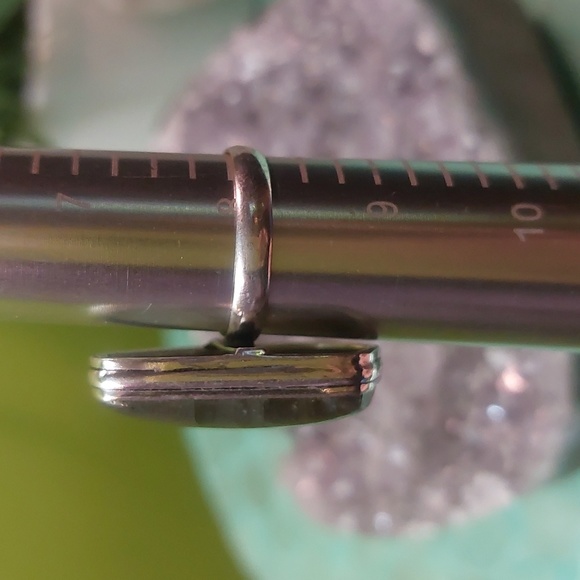 Flash Labradorite Unique Shaped Ring Size 8 - Picture 7 of 7